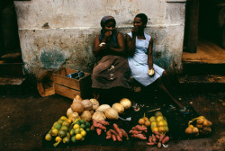 20aliens:BRAZIL. Women selling fruit in Salvador da Bahia. 1973.Bruno Barbey