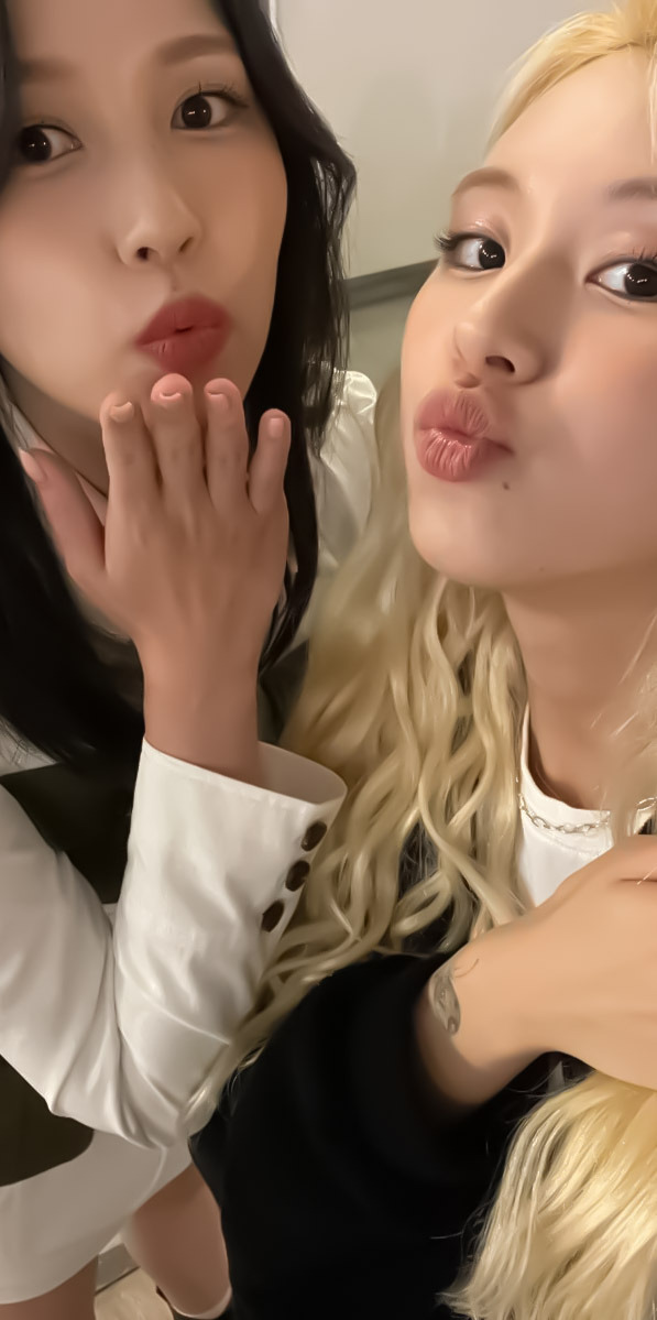 No Coube A Momo E A Jihyo Na Foto Inteira :(