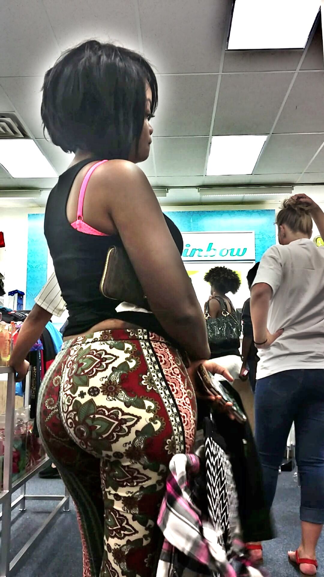 bubblebuttcreepin:  Such a nice ass ! 