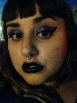 grabyflowers:  Nights when I actually spend time on my makeup but get too drunk to take a proper selfie 