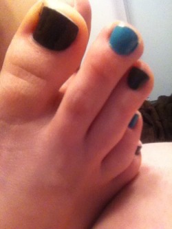 kissabletoes:  Does my toes make you want to lick your screen? 👅👅👅  👅👅👅👅👅👅