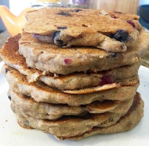 Vegan Spelt Flour Berry PancakesWanna eat pancakes for breakfast without the guilt? I got you. I wok