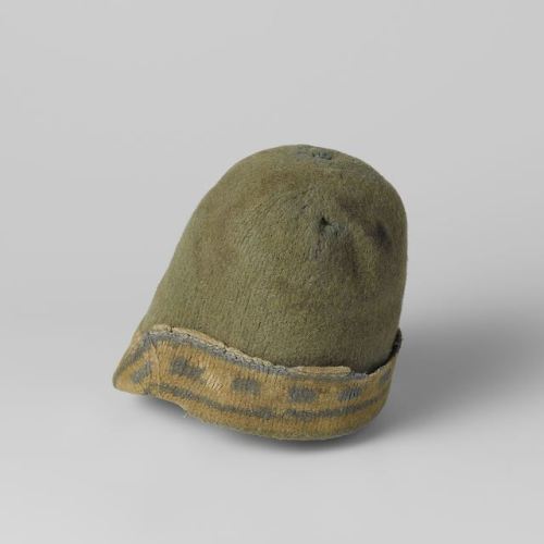 ltwilliammowett:Woollen caps worn by Dutch whalers, anonymous, c. 1700 - c. 1800    In 1980 archaeol