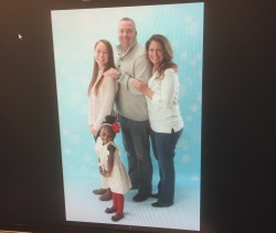 jordieham:  We took my niece to go take pictures. So while we were waiting, she decides to sneak &amp; jump in another families picture. Lmfao