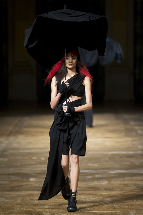 Yohji Yamamoto spring/summer 2016 on Paris Fashion WeekPhotographed by  Monica Feudi 