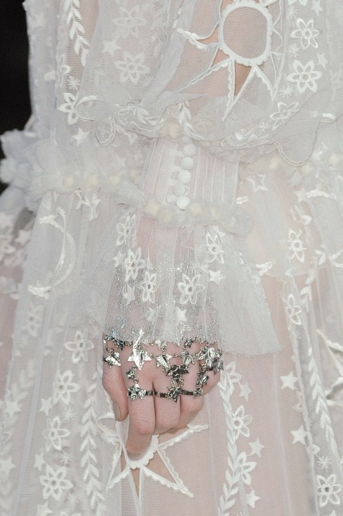 Alexander McQueen Fall 2014