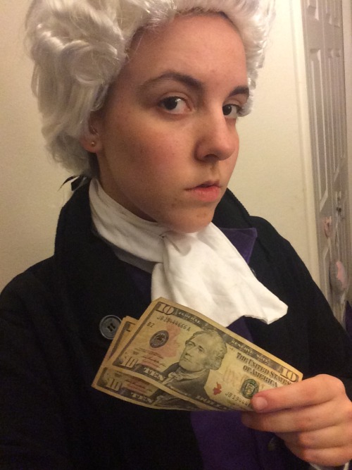 the-duchess-of-spring-fling:  If someone told me ten years ago that at 20 years old I would have some founding father obsession and that I would spend my time and money making an Alexander Hamilton costume I would have said that’s crazy. And yet, here