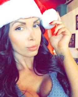 Santa’s lil helper 😊 by nikkibenz