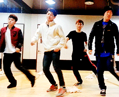 welovehaehyuk-deactivated202105:  prince manager dancing to shinee’s dream girl~ ★
