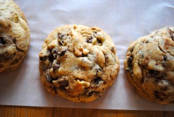 dietkiller:  Chocolate Chip Walnut Cookies