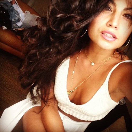 monicaalvarez3:  I’ll pack for my trip at some point 😣 selfie break 🙋 hi