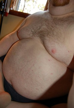 luvbigbelly:  Nice belly!