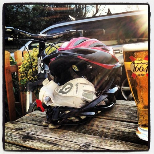 neenan1: End of the trail at the pub. #mtb #southdowns (at The Bridge)