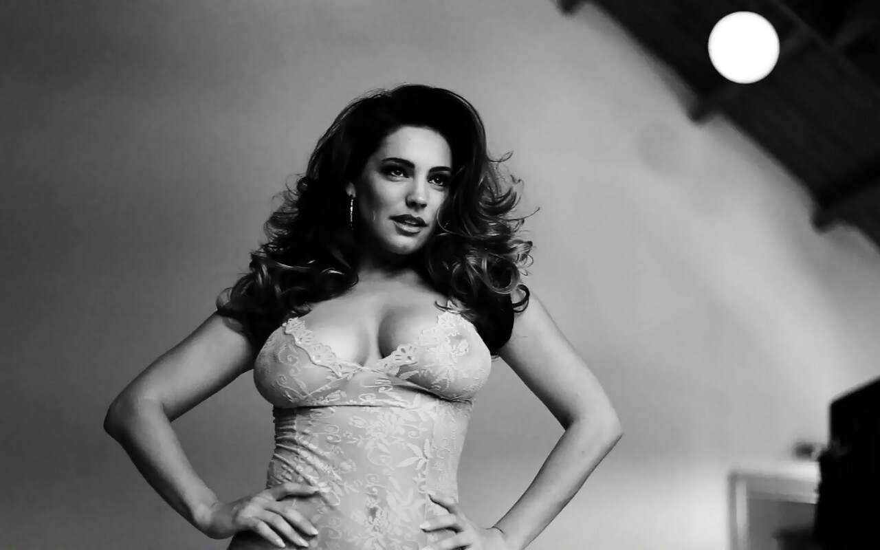 celebritymodels:  Kelly Brook 