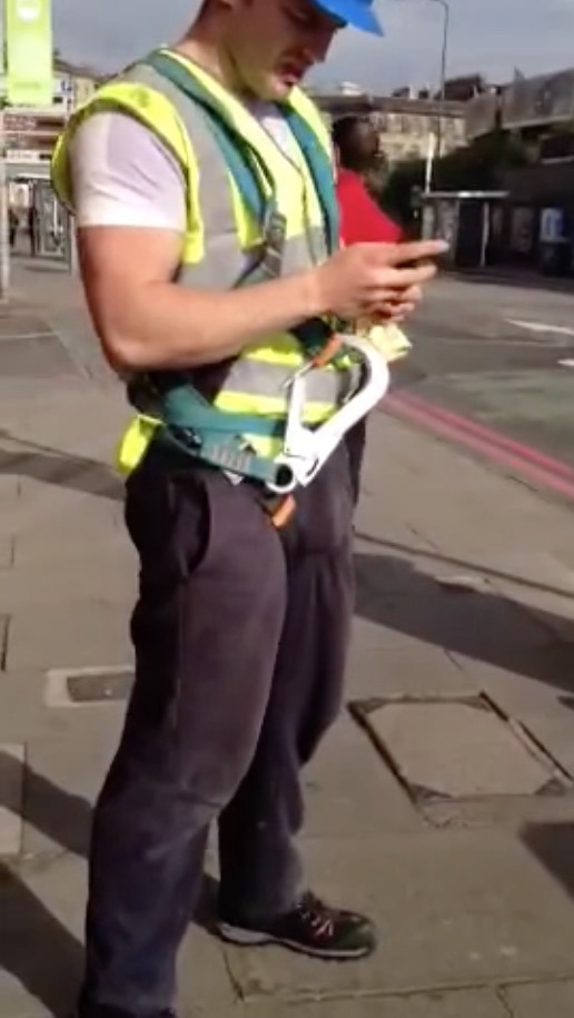 guys-with-bulges:  WHOA. Hot construction worker walking around like a boss. There’s