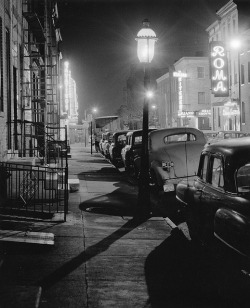 wehadfacesthen:  Night scene in Baltimore, Maryland, 1957, photo © Thomas C. Scilipoti via fuckyeahvintage-retro 