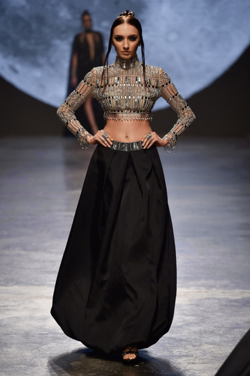 sartorialadventure: Dany Tabet What to wear in Mordor