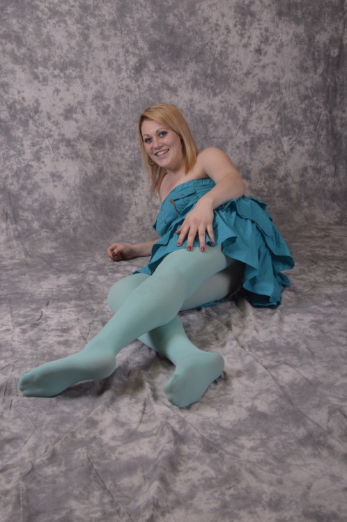 Another set of T in teal tights! These were really soft and smooth!