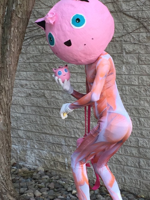 thecolossaljigglyman:  The Jiggly Man has emerged once more from his realm :^)  Thanks to @bitterdarjeeling and @soundvsvision for the photos! 