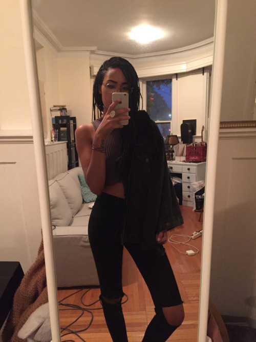 ja-ll:keep that mirror shit on LOCKhere are some of my *best looks in 2015. apparently I wear sneake