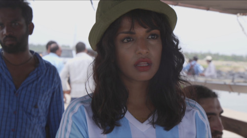 Porn vandlo:  M.I.A. : “Borders” music video.Director, photos