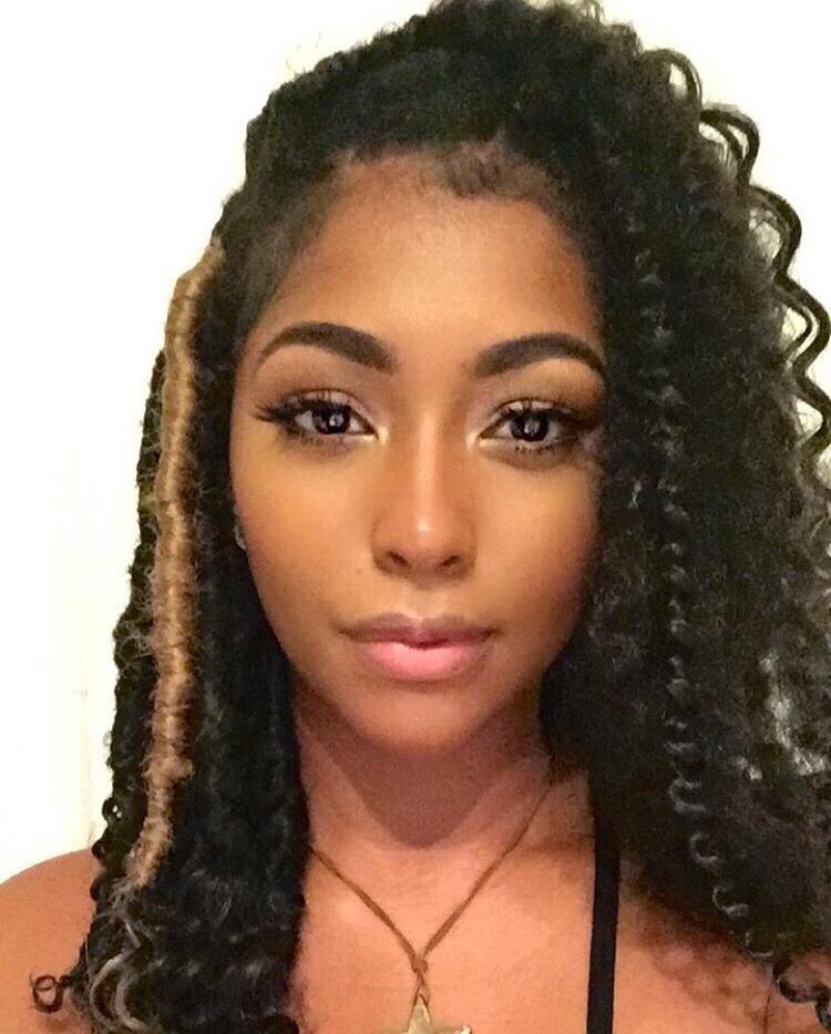 bombshellssonly:  @naturalbabe10.11_pro