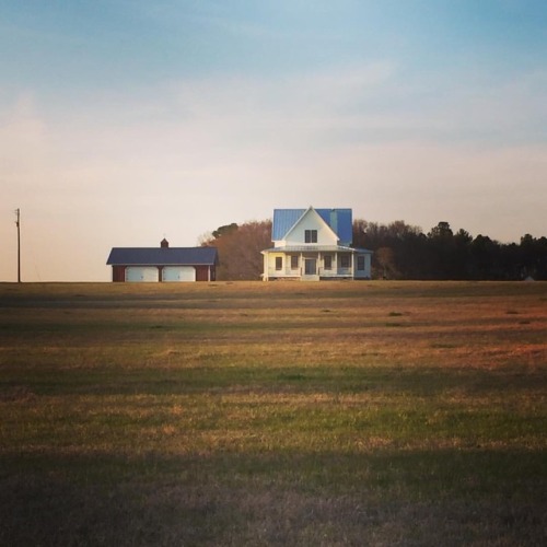 oldfarmhouse:SouthernLivingMagazine@instagram