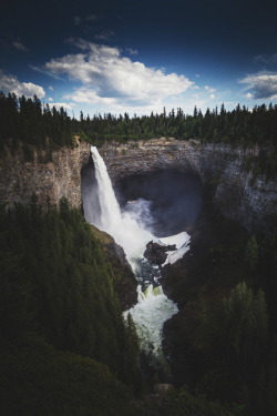 visualechoess:   Helmcken Falls by   Alex Bihlo