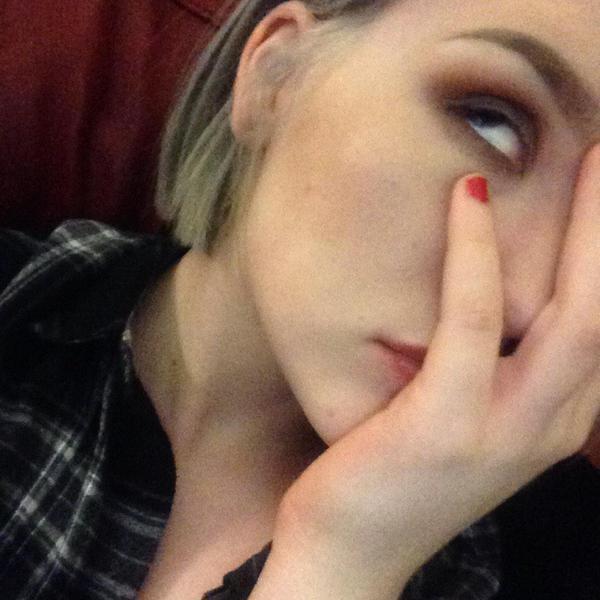 angelicslutt:  “im not ordering pizza you can eat what’s in the fridge” 