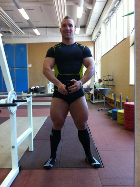 buttmuscled:  maleathleteirthdaysuits:  Robert Förstemann (track cyclist) born 5 March 1986   My kind of man