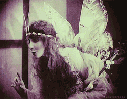 vanitas-vanitatis-blog:Lillian Cook as Fairy Bérylune in The Blue Bird, 1918. Dir.: Maurice Tourneur.
