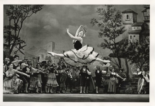 swanlake1998: maya plisetskaya photographed performing as kitri in don quixote by yevgeny umnov