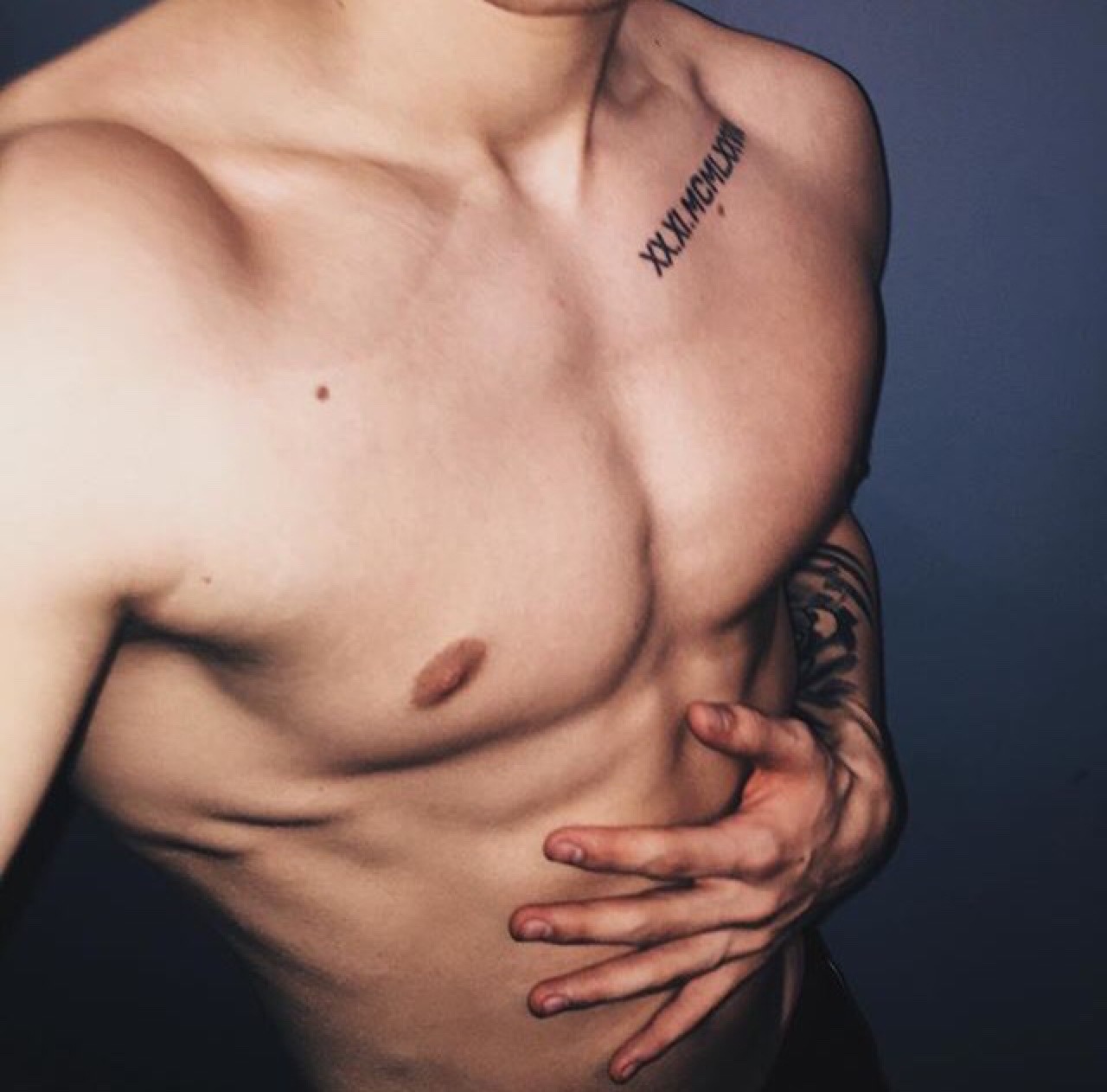 NAKED FASHION