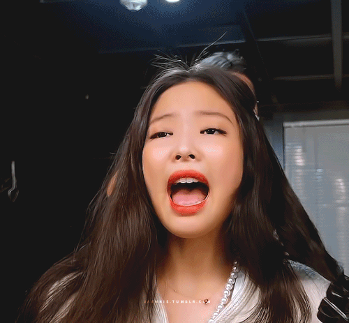 Jennie’s Choice: Cat Paw Game!