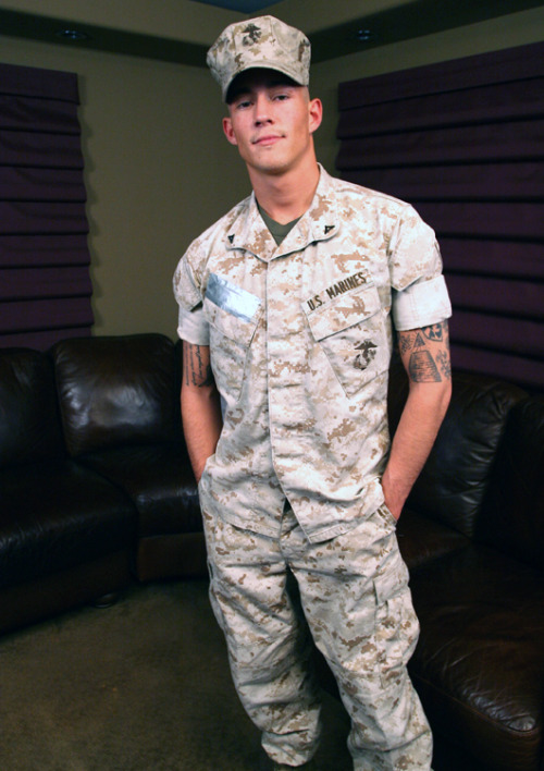 manymilitarymen:Check out these blogs for more hot guys:Many Military Men: manymilitarymen.tumblr.co