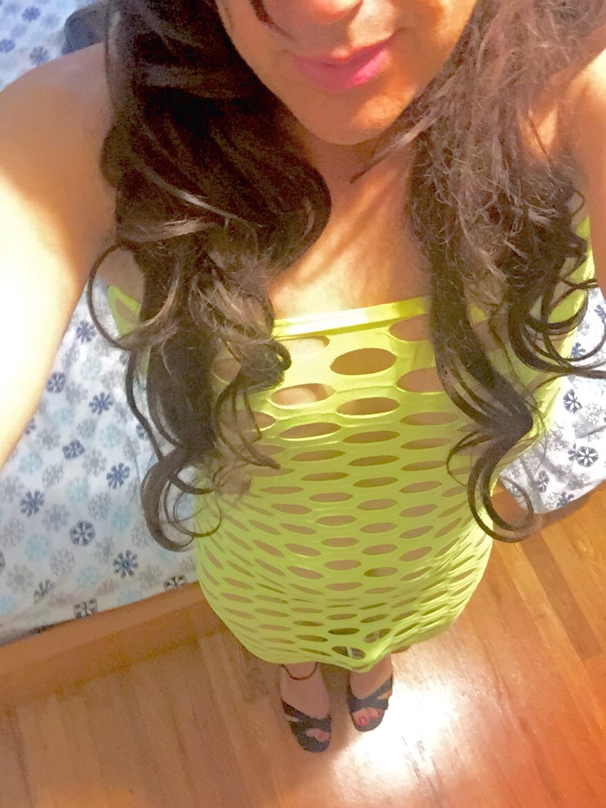lynne-en-femme:  Some more pics from earlier today. Iâ€™d been wanting to pose