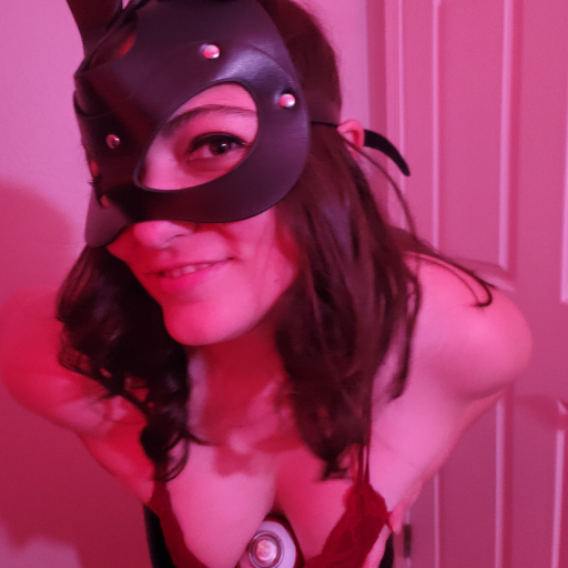 shortest-queen:  femalefeederheaven:  Weekend video drop!https://onlyfans.com/femalefeederheaven