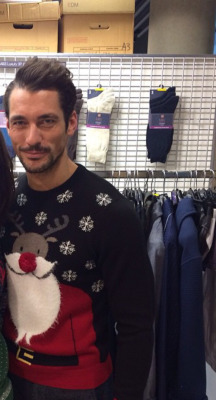 gandyisgod:  Happy Christmas to my followers!