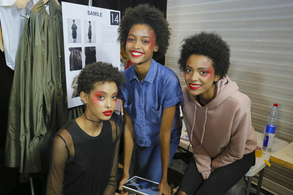 meanrunway:Samile, Blésnya and Alécia backstage @ Kenzo S/S 2017 Paris