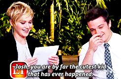 the-absolute-funniest-posts:   Josh and Jen’s reactions to each other’s pictures