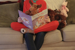 littlebrattykotenok:  It’s never too early for the babies Christmas spirit and Mommy’s bedtime stories.  Featuring, @the-papochka 