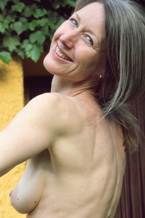 cuckoldfascination:what a stunningly beautiful woman! I love her smile and I love her gorgeous breast!