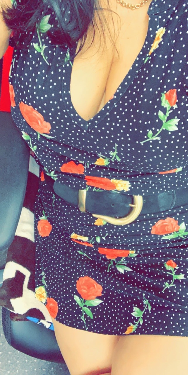 coveredsunshine:  Dots and flowers ♥️…. thickness 😳