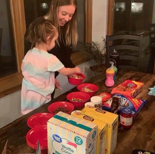 sydney sweeney with her family ?