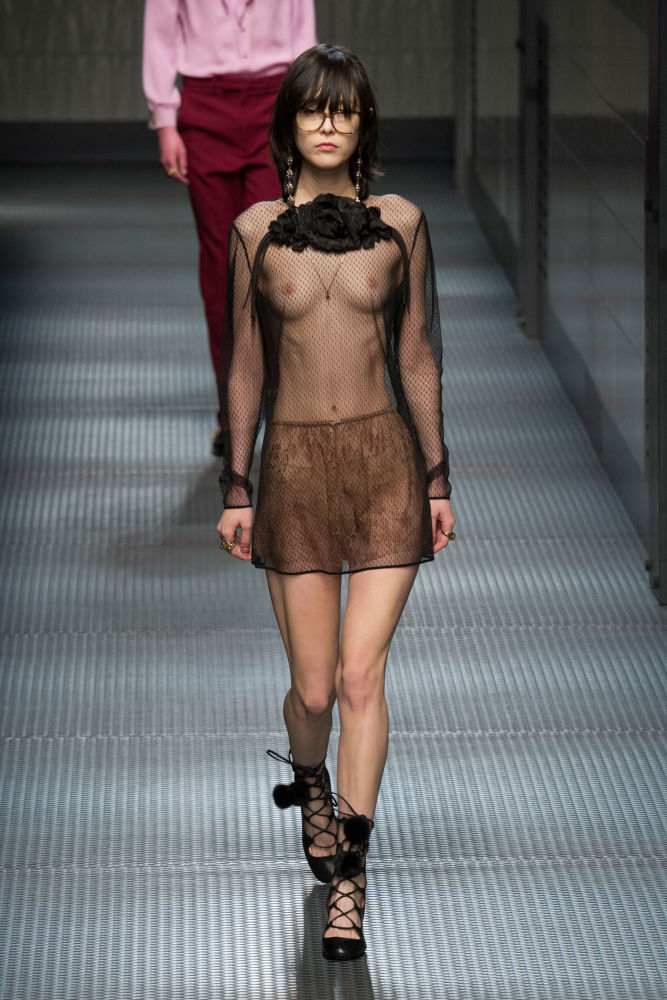 Braless Babes - #NoBraRevolution