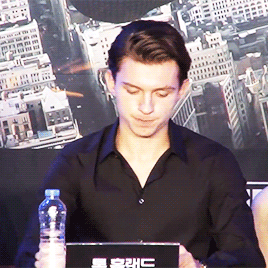Hii! Can You Do A Tom Holland X Reader Where They Do The Buzzfeed Video Reading Thirst Tweets And Tom