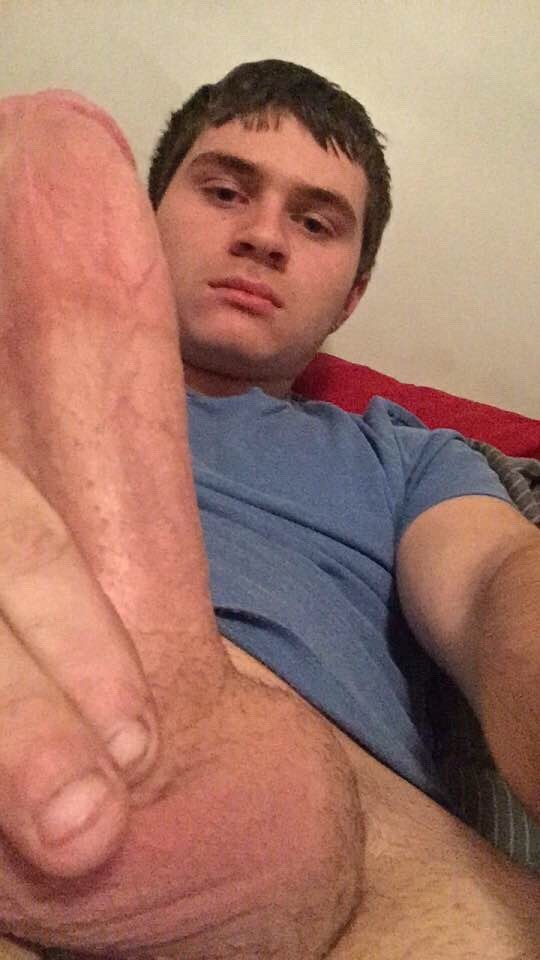 sexy-trixie08:  Fuckboy#49 another cutie loves to show off to everyone… He requested