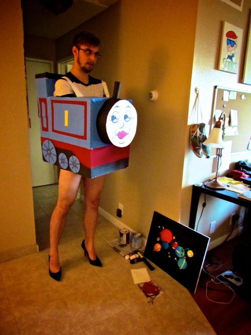 v-for-valkyr:slowjammy:cellobeer:cellobeer:Finally finished painting the costume. Slutty Tho