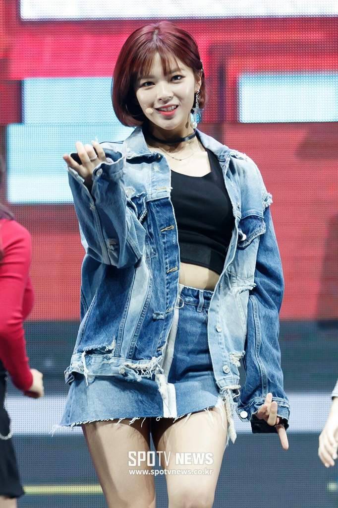 Proud Plaid Enthusiast Twice S Jeongyeon Performing Likey Proud Plaid Enthusiast Twice S Jeongyeon Performing Likey