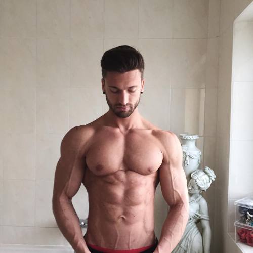 lumbrjax:  Instagram user @aesthetic_era http://ift.tt/1SgNqIp